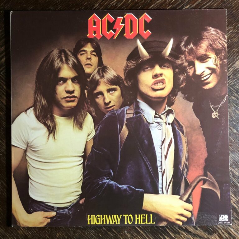 Läs mer om artikeln Behind The Vinyl – AC/DC – Highway To Hell with Jesper Binzer